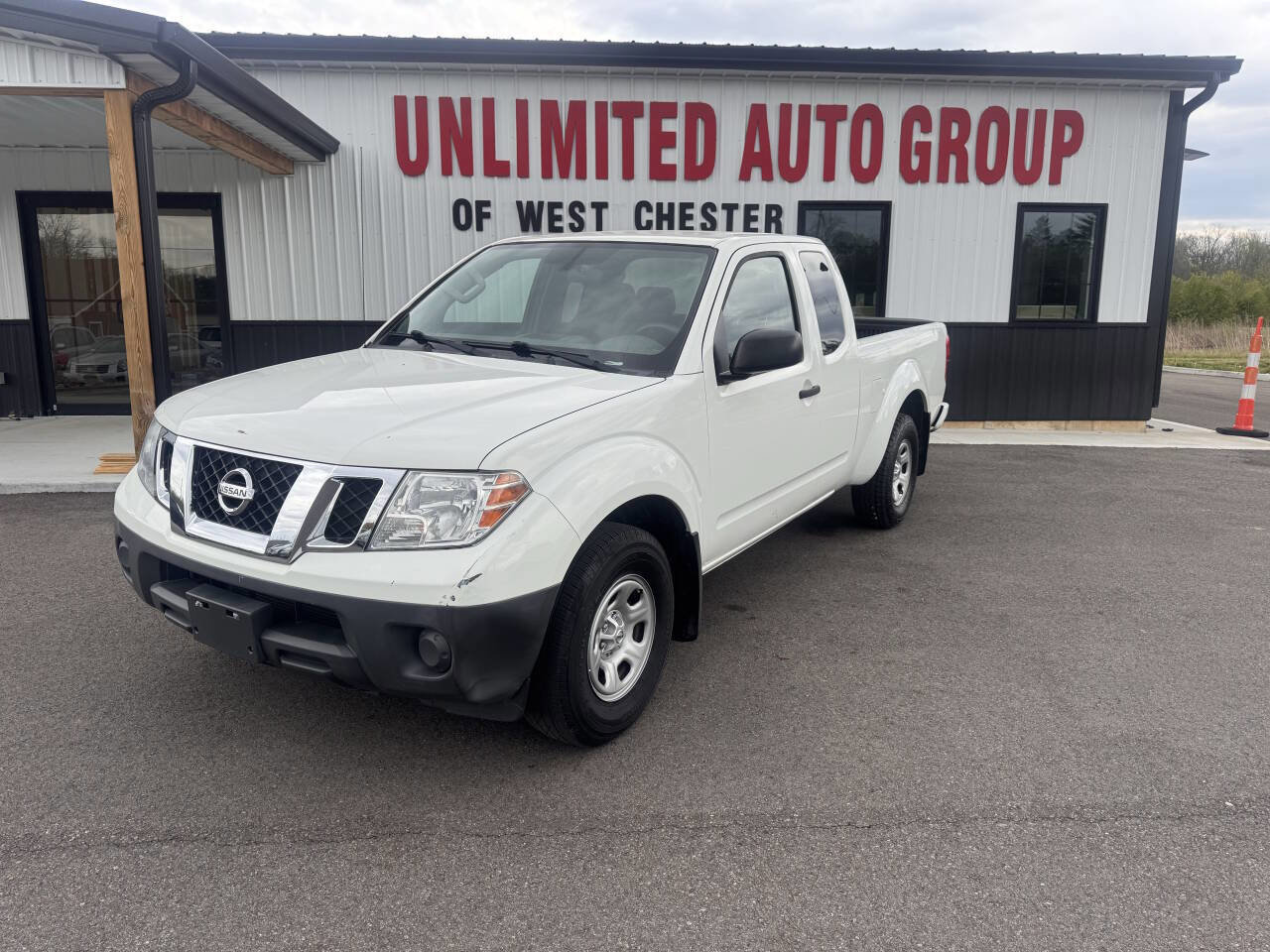 Used 2019 Nissan Frontier S image 1