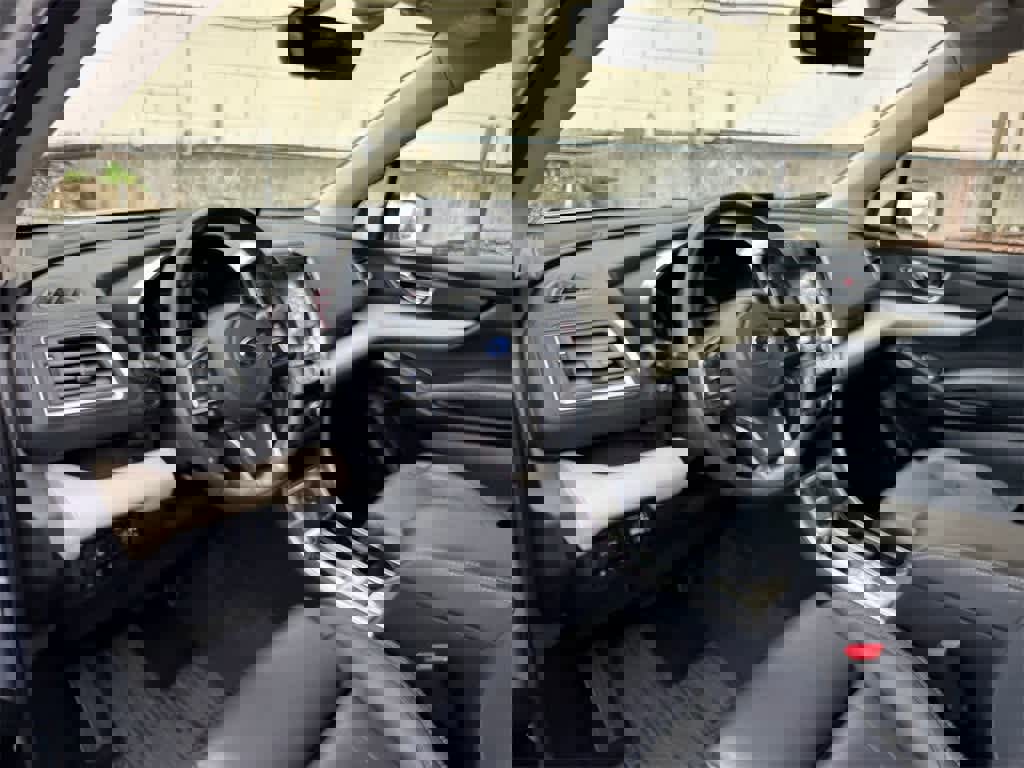 Used 2022 Subaru Ascent Limited w/ Technology Package image 2