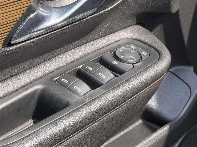 Used 2020 GMC Terrain SLE w/ Driver Convenience Package AWD/4WD image 19