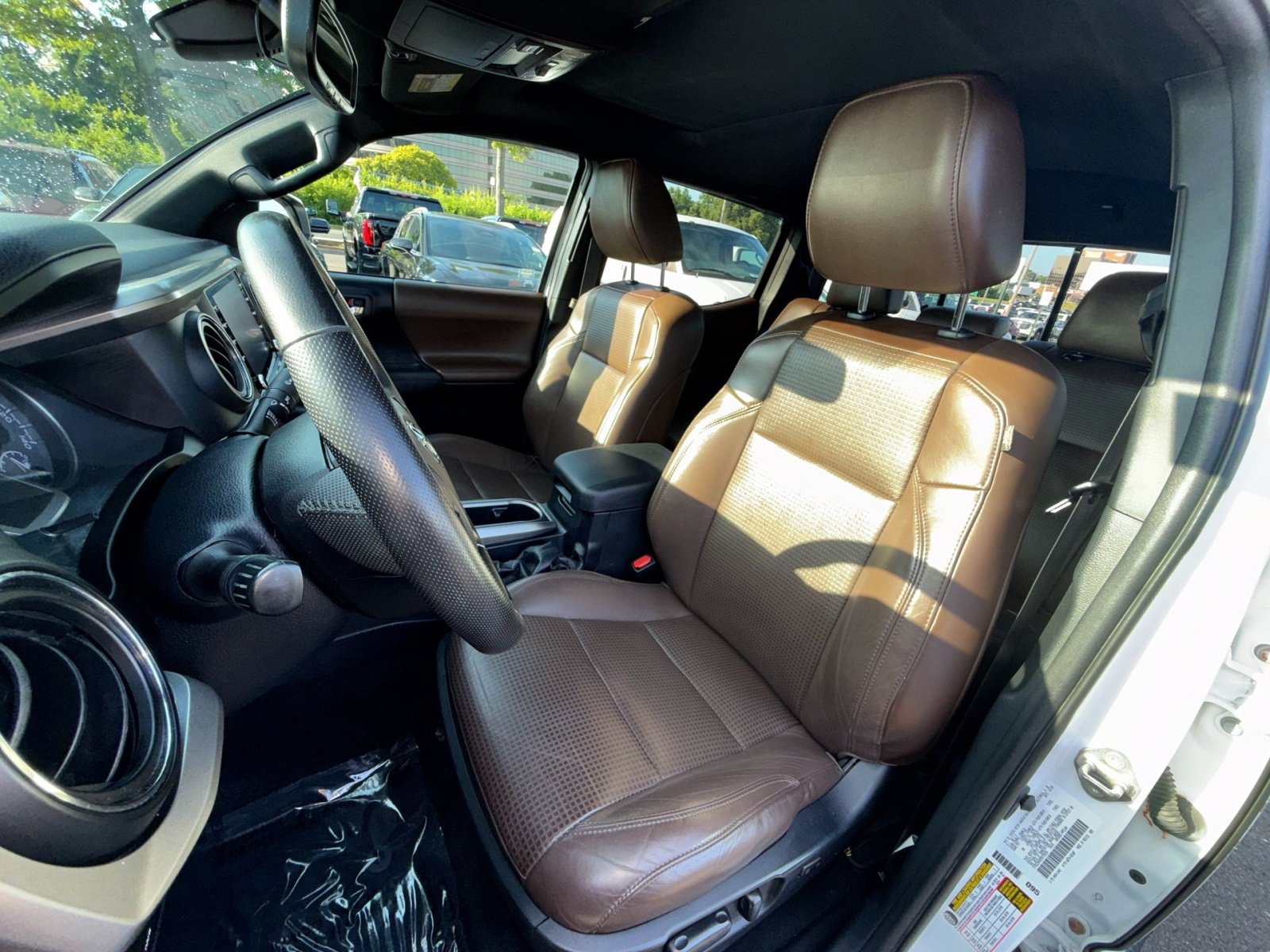 Used 2021 Toyota Tacoma Limited AWD/4WD image 13