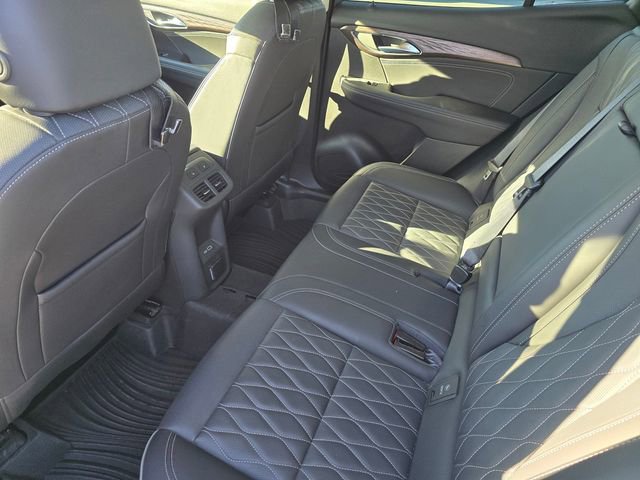 Used 2023 Buick Envision Avenir image 12