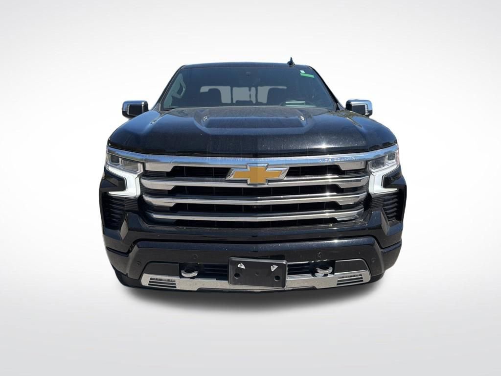 Used 2023 Chevrolet Silverado 1500 High Country w/ Technology Package image 2