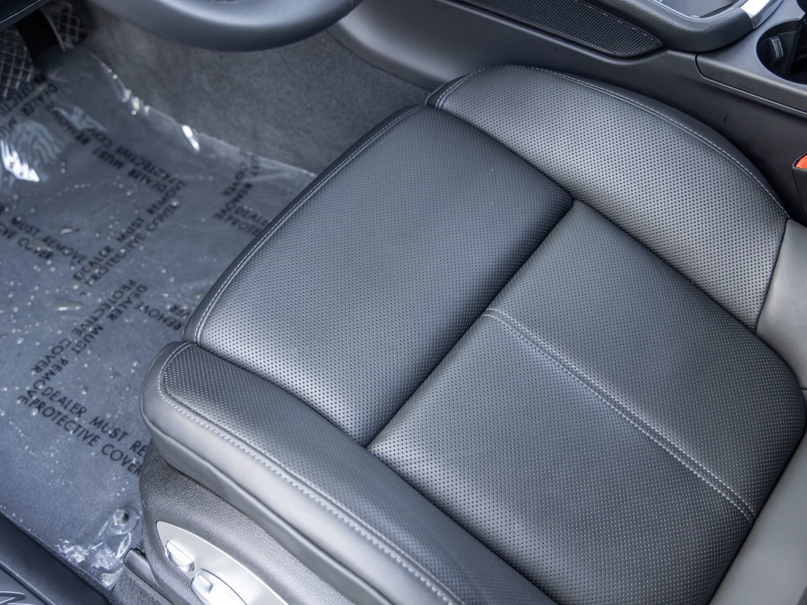 Certified 2026 Porsche Macan AWD/4WD image 33