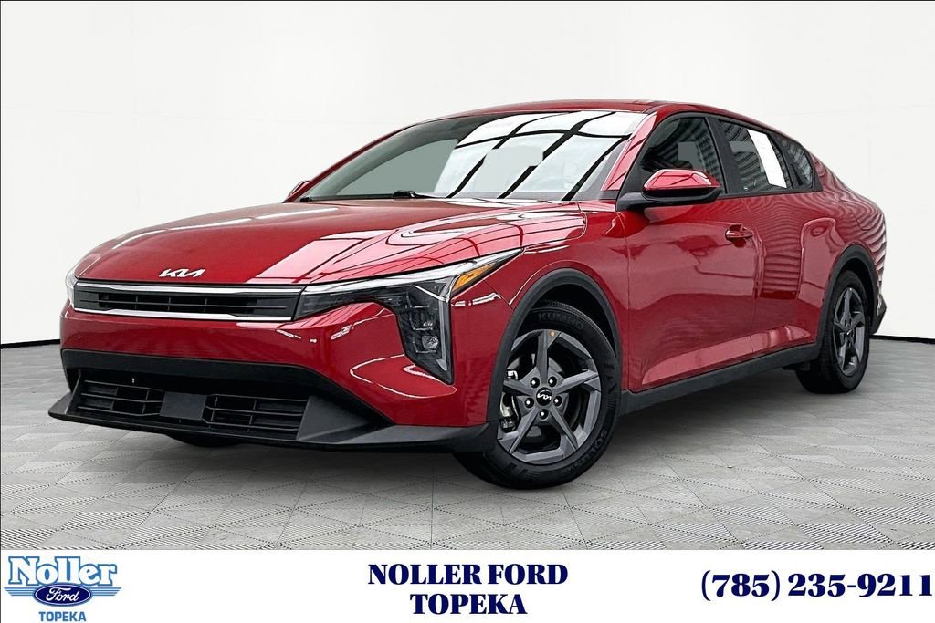 Used 2025 Kia K4 LXS image 1