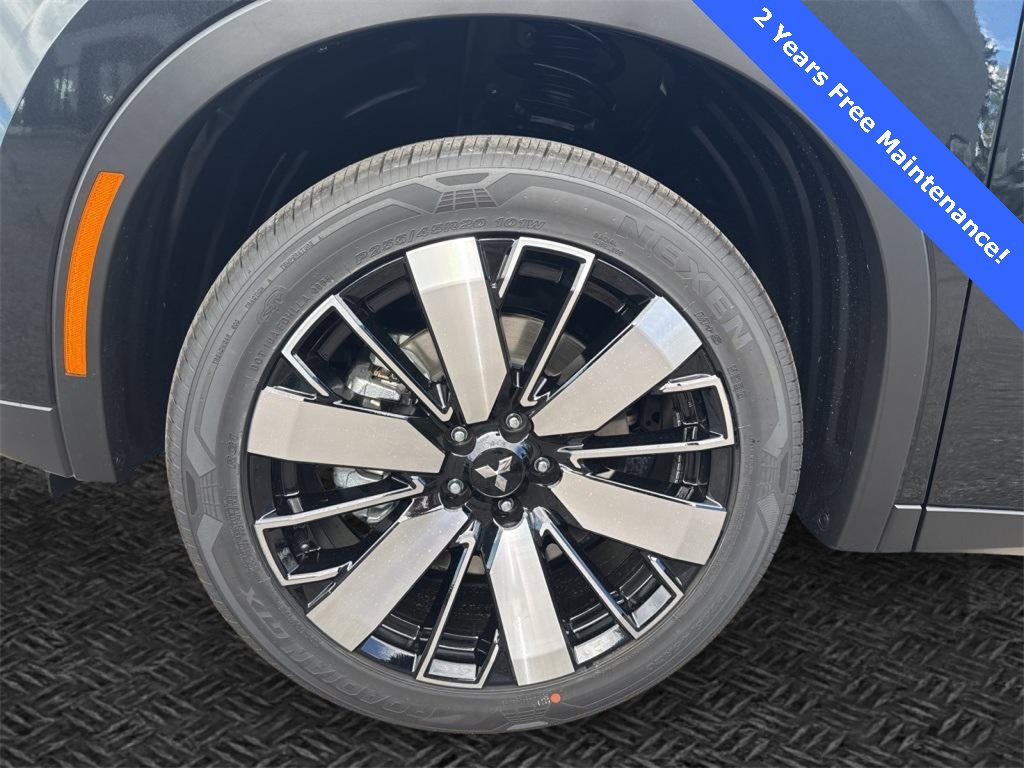 New 2025 Mitsubishi Outlander SE image 14