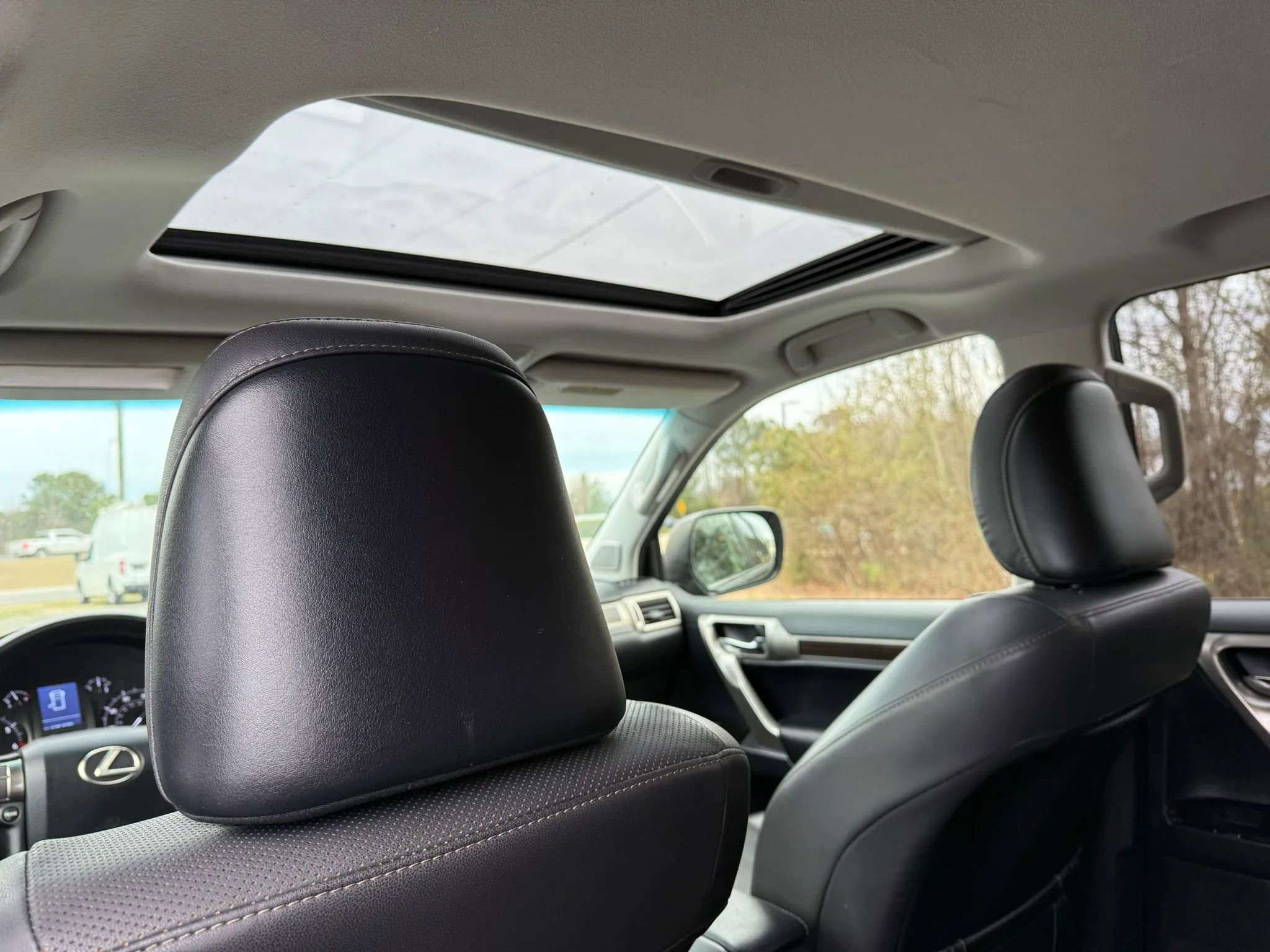 Used 2015 Lexus GX 460 image 33