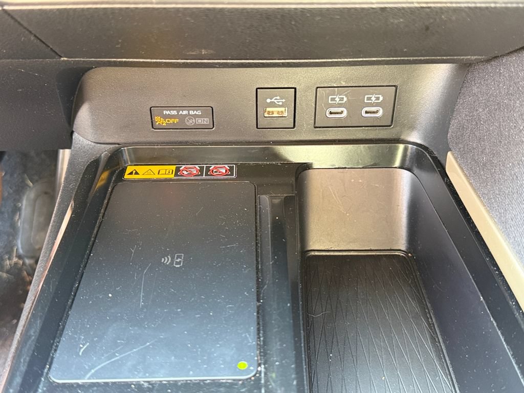 Used 2025 Toyota Camry LE FWD image 32