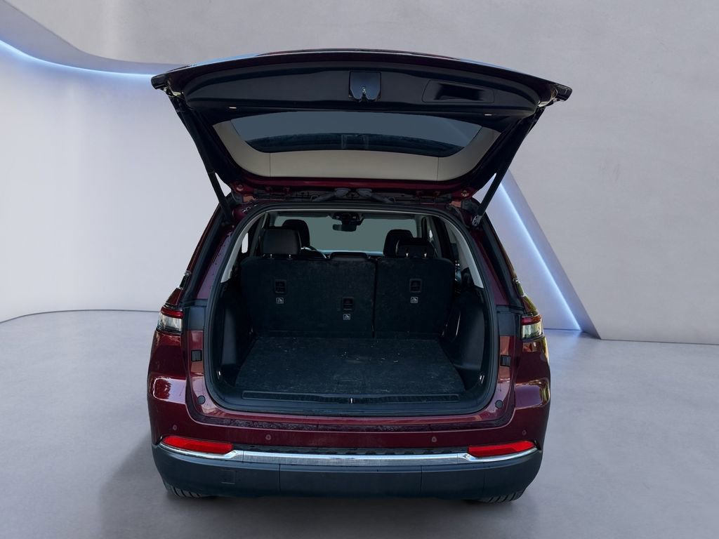 Used 2022 Jeep Grand Cherokee Limited 4xe w/ Luxury Tech Group II image 18