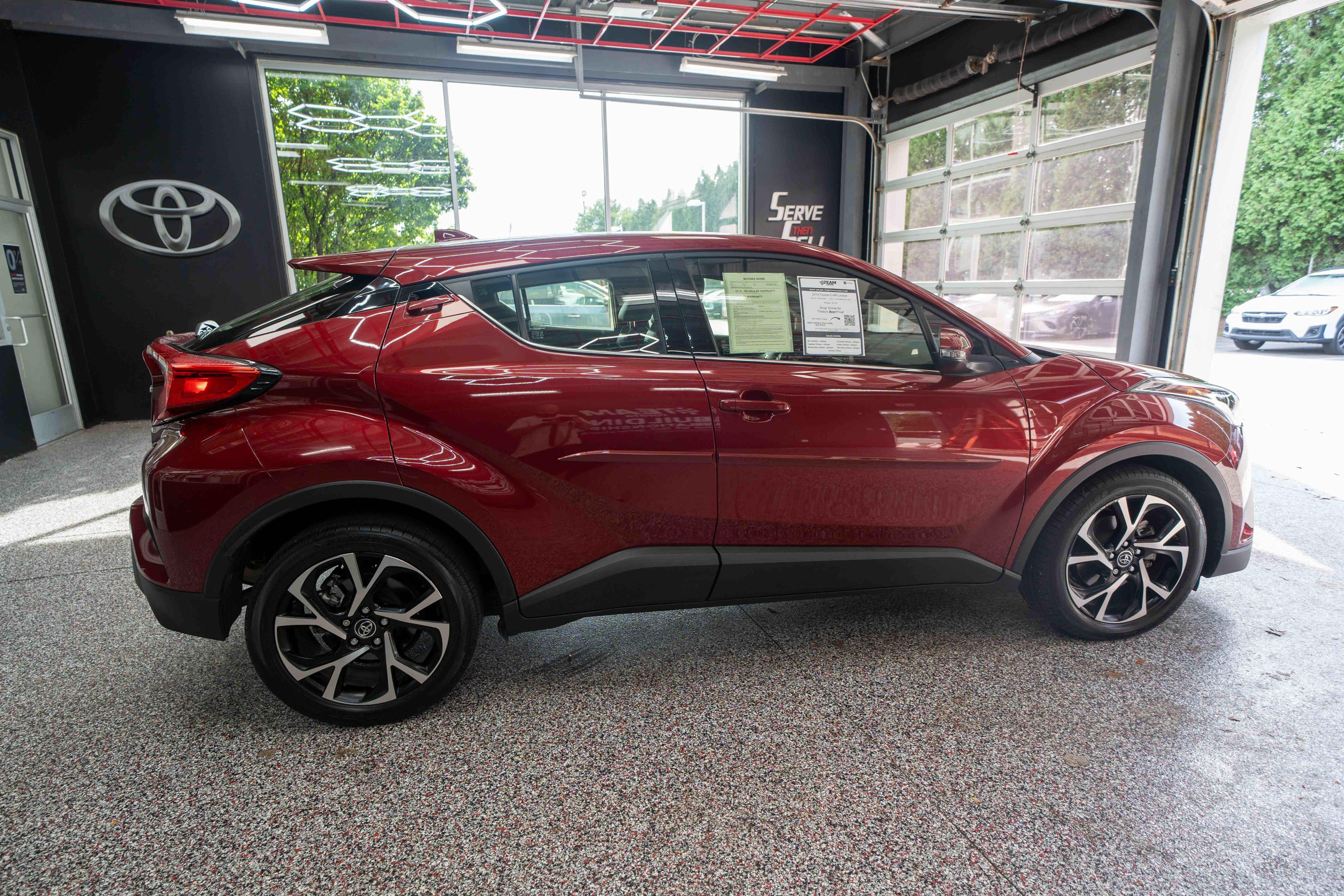 Used 2019 Toyota C-HR Limited FWD image 4