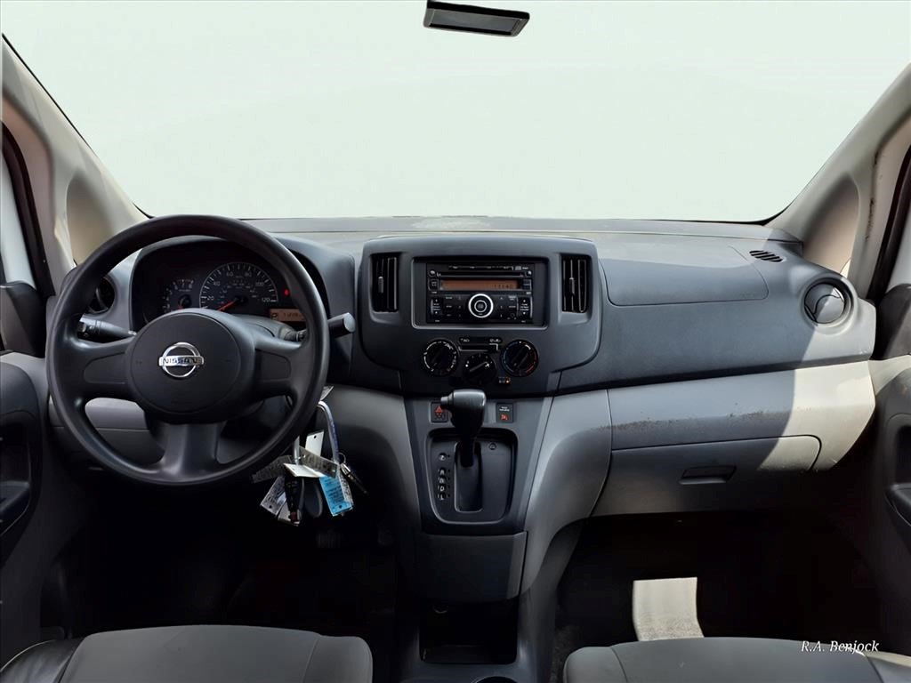 Used 2017 Nissan NV200 S FWD image 10