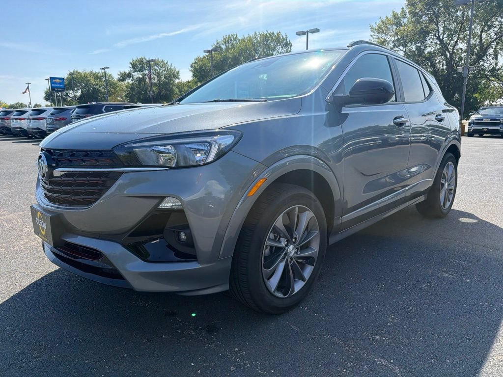 Certified 2021 Buick Encore GX Select w/ Advanced Technology Package AWD/4WD image 3