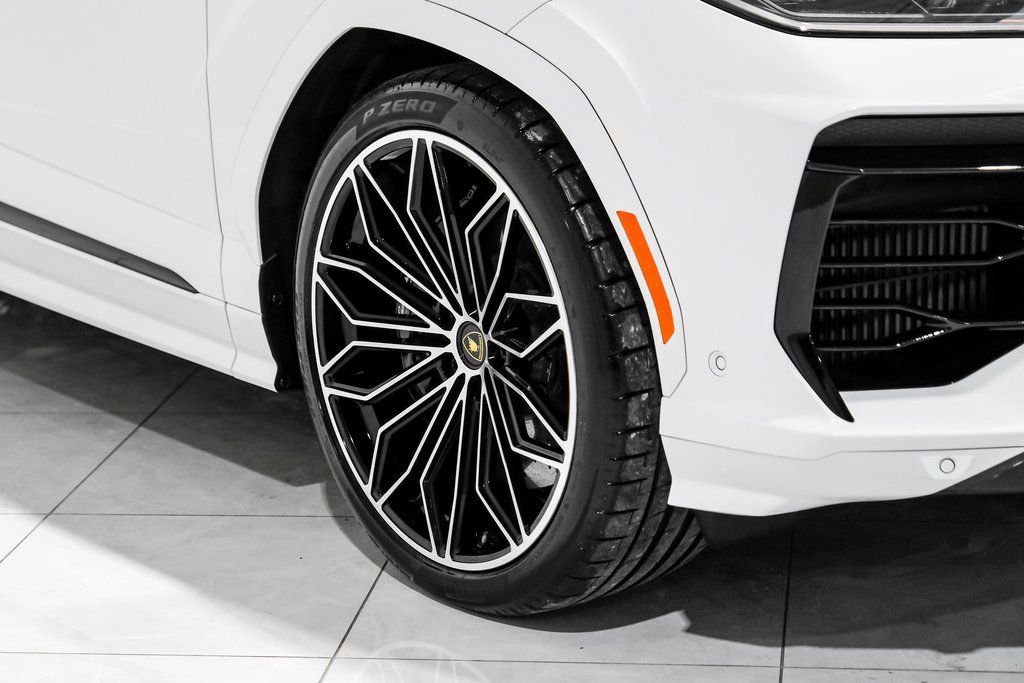 Used 2025 Lamborghini Urus SE AWD/4WD image 69