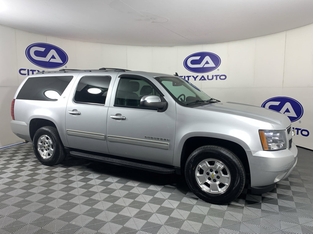 Used 2013 Chevrolet Suburban LT image 1