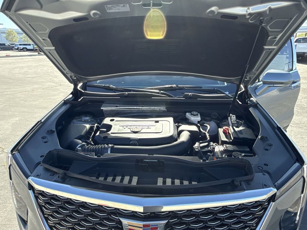Certified 2024 Cadillac XT4 Luxury FWD image 29