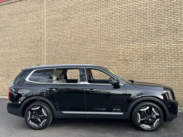 Used 2023 Kia Telluride S w/ S Sunroof Package AWD/4WD image 5