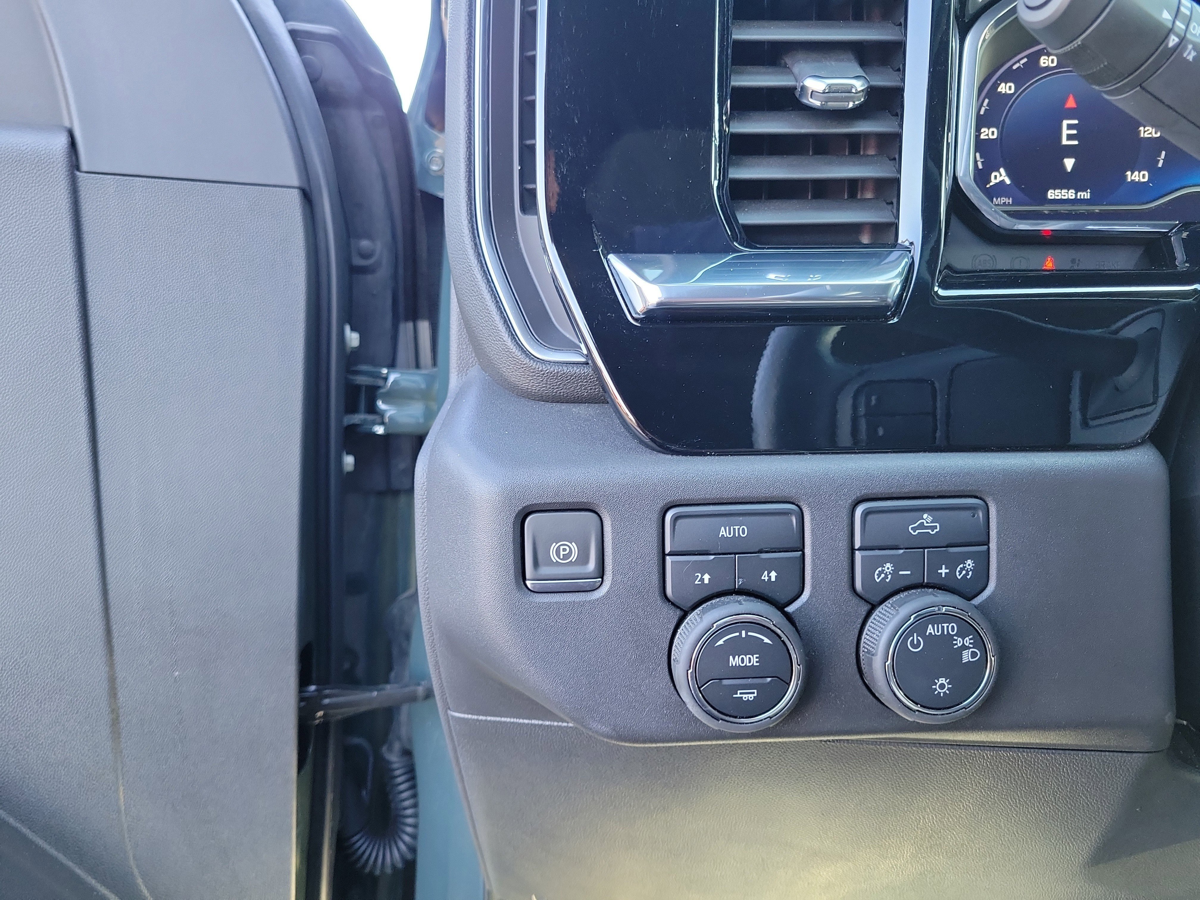 Used 2025 Chevrolet Silverado 1500 LT image 20