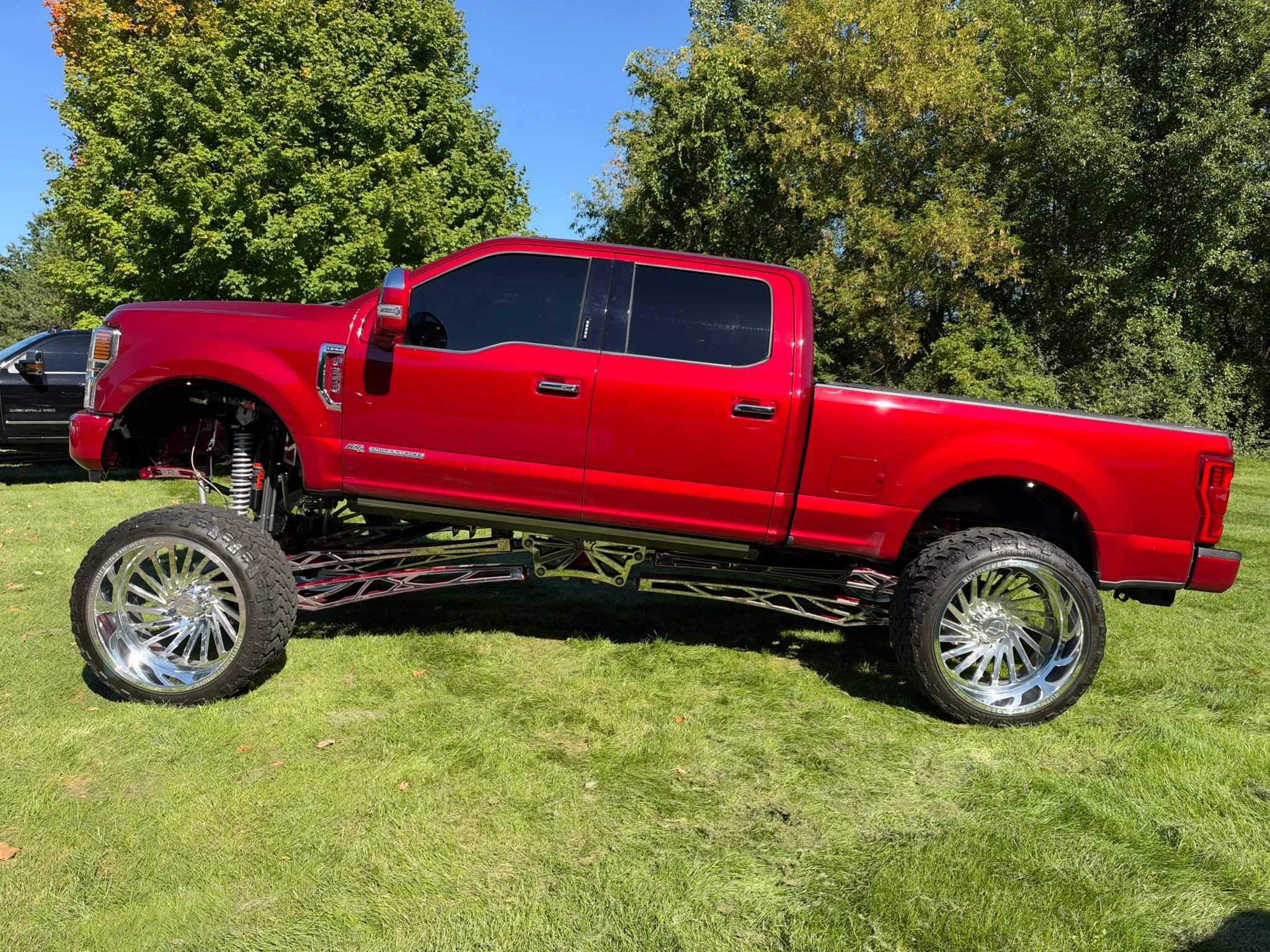 Used 2018 Ford F250 Platinum w/ Platinum Ultimate Package AWD/4WD image 10