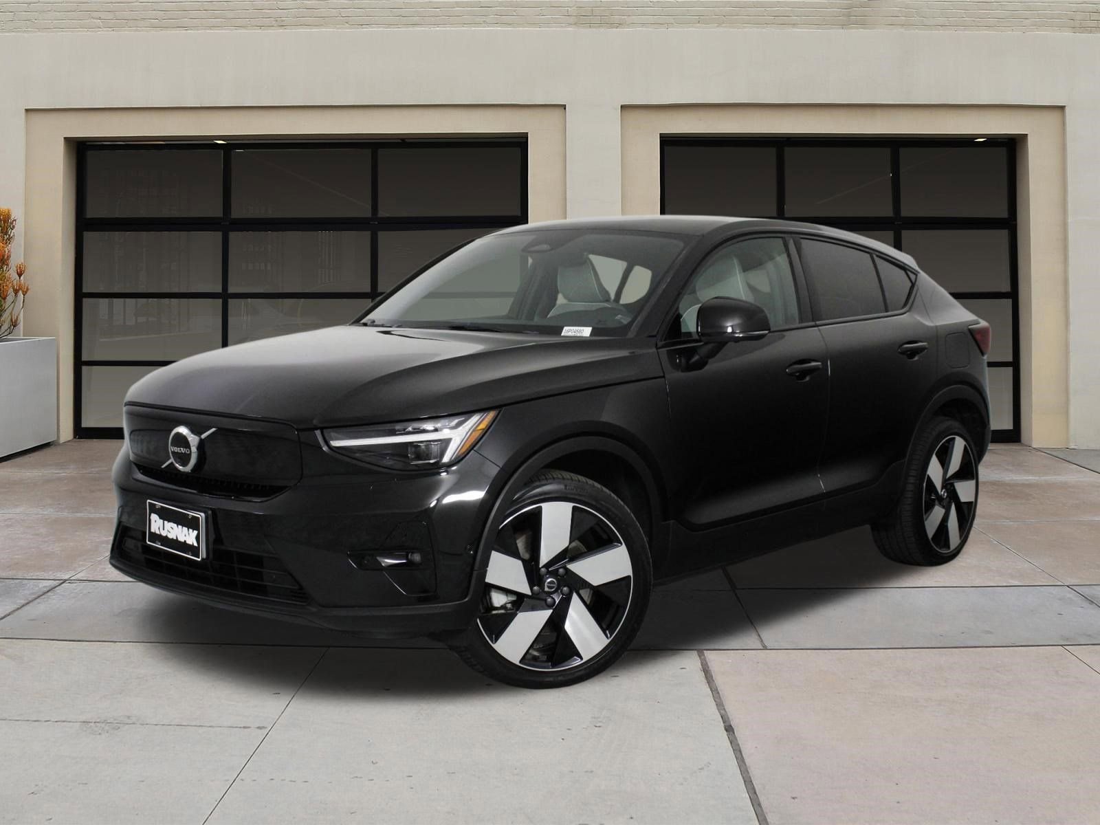 Used 2023 Volvo C40 P8 Recharge Ultimate image 3