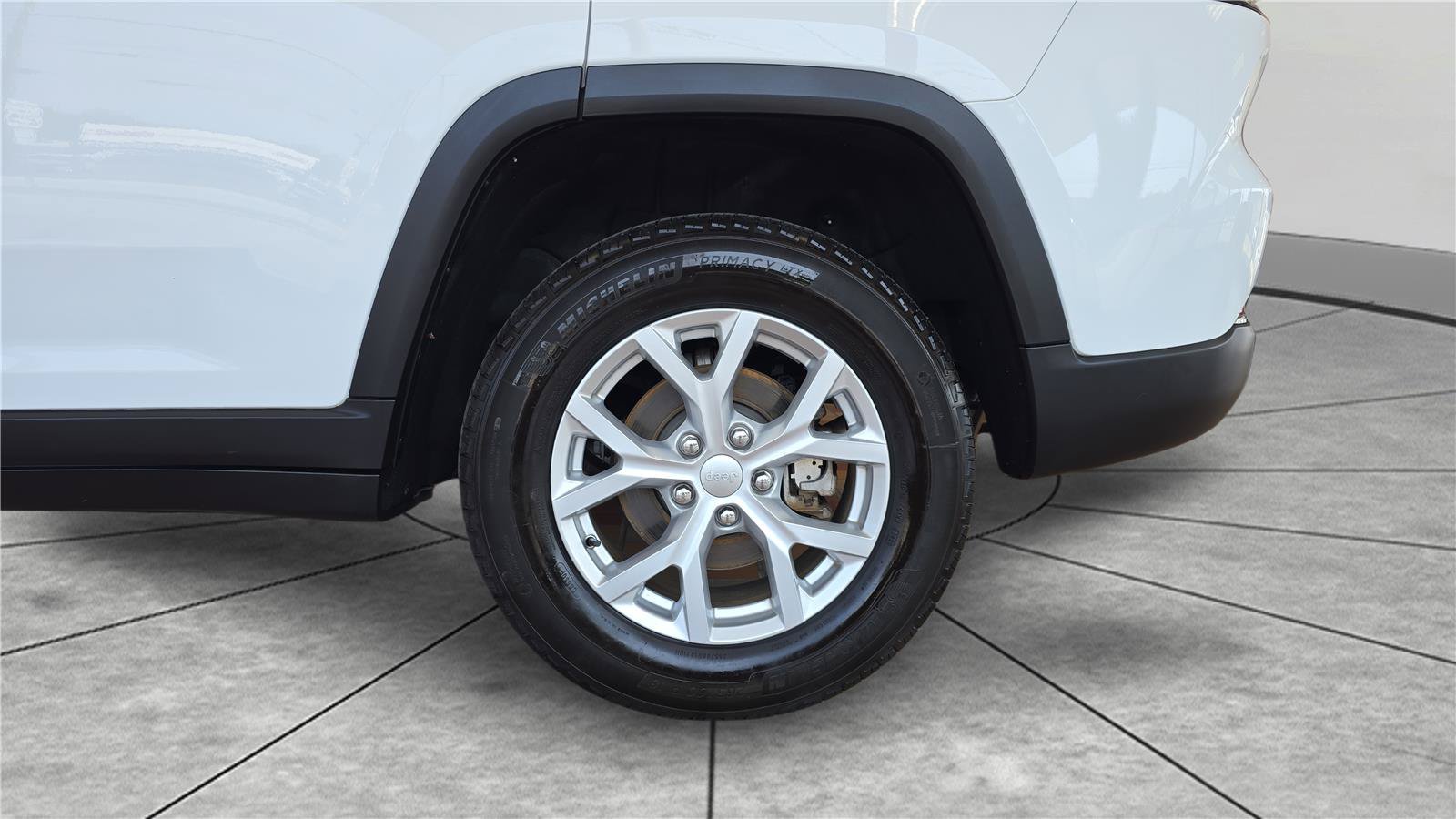 Used 2023 Jeep Grand Cherokee Limited AWD/4WD image 31
