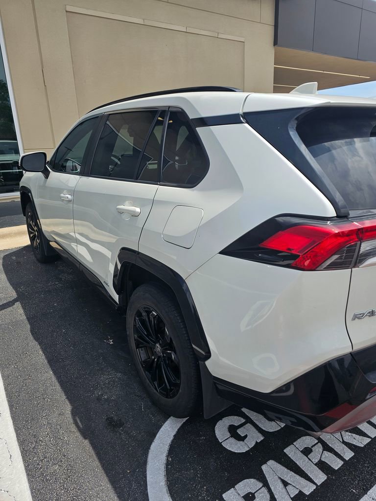 Used 2022 Toyota RAV4 SE w/ Convenience Package AWD/4WD image 5
