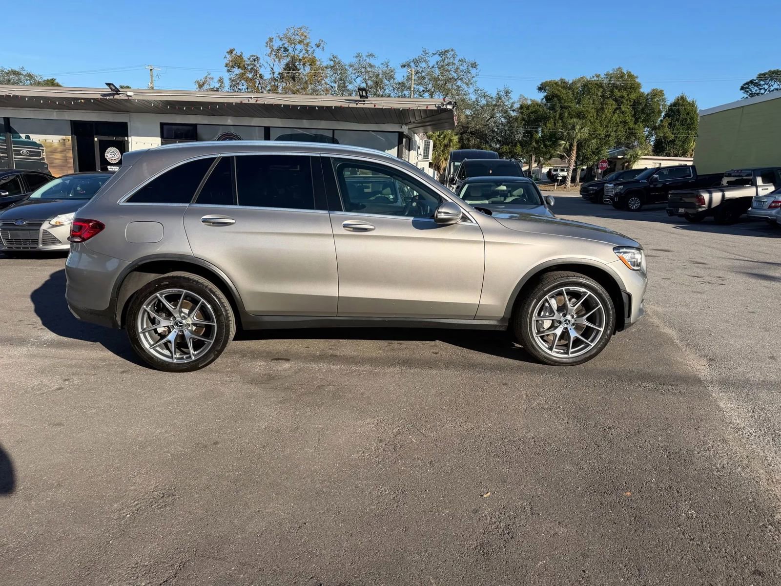 Used 2020 Mercedes-Benz GLC 300 4MATIC image 13