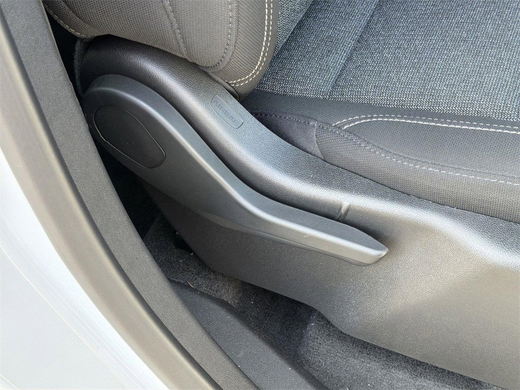 Used 2025 GMC Acadia Elevation image 33