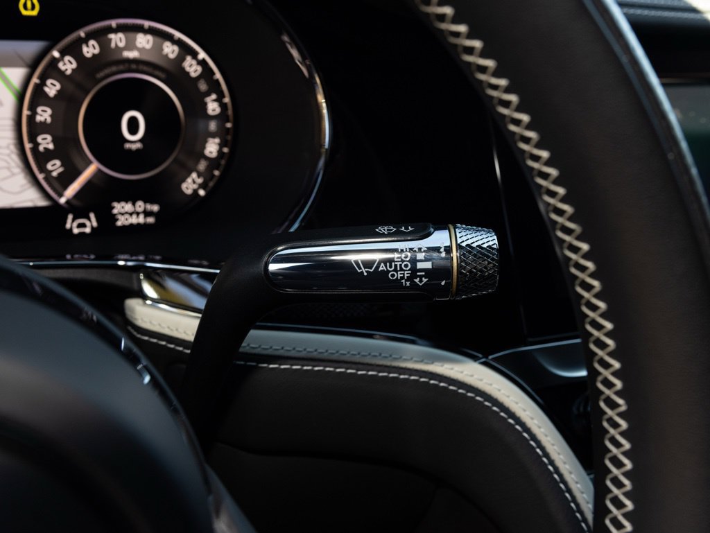 Used 2025 Bentley Flying Spur Plug-In Hybrid AWD/4WD image 38