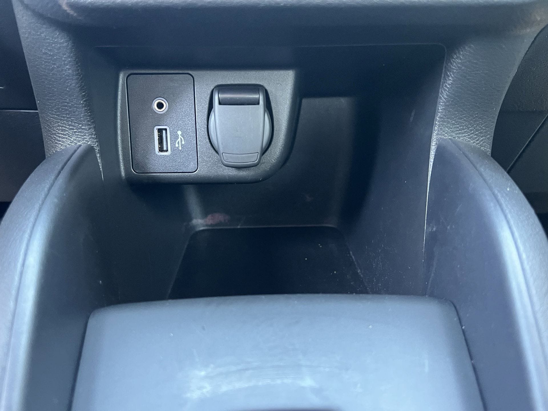 Used 2024 Nissan Versa S w/ Trunk Package FWD image 6