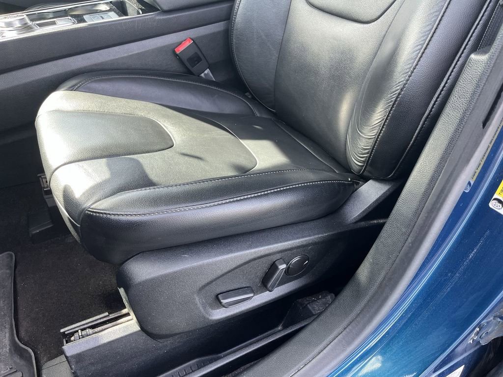 Used 2020 Ford Edge Titanium image 20