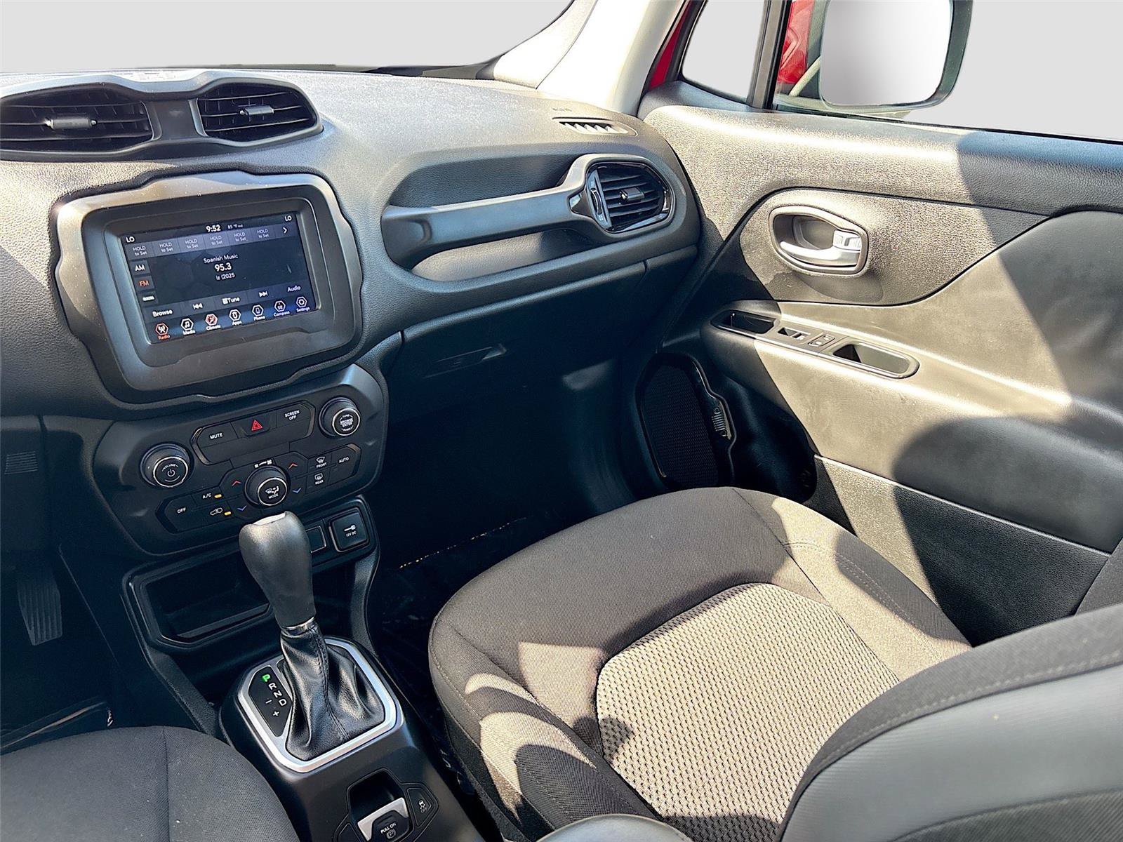 Used 2019 Jeep Renegade Altitude w/ Quick Order Package 2XM FWD image 21