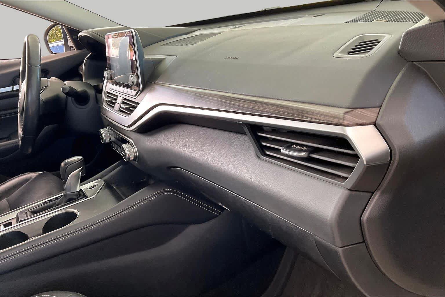 Used 2019 Nissan Altima 2.5 Platinum FWD image 17