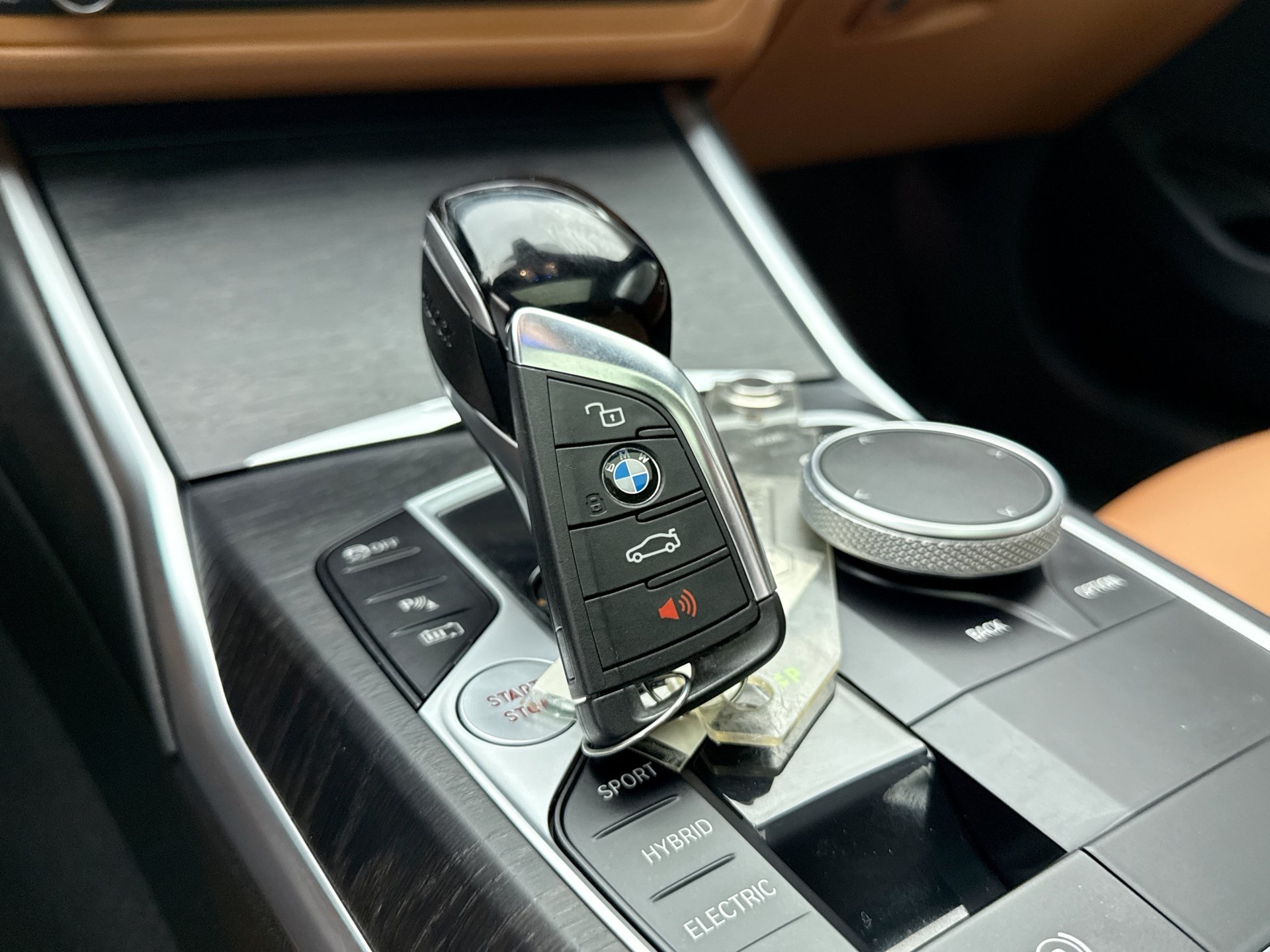 Used 2022 BMW 330e xDrive w/ Driving Assistance Package AWD/4WD image 24