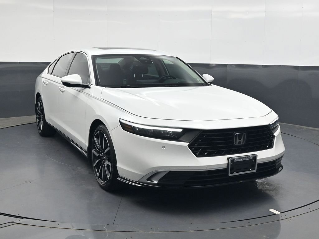 Used 2024 Honda Accord Touring image 2