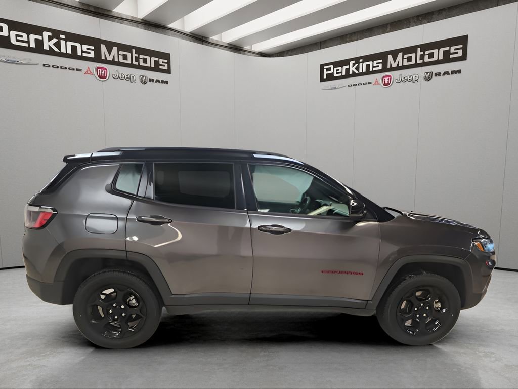 Used 2023 Jeep Compass Trailhawk image 6