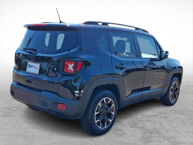 Certified 2023 Jeep Renegade Latitude AWD/4WD image 5
