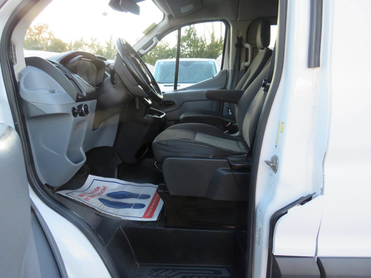 Used 2017 Ford Transit 350 XLT RWD image 9
