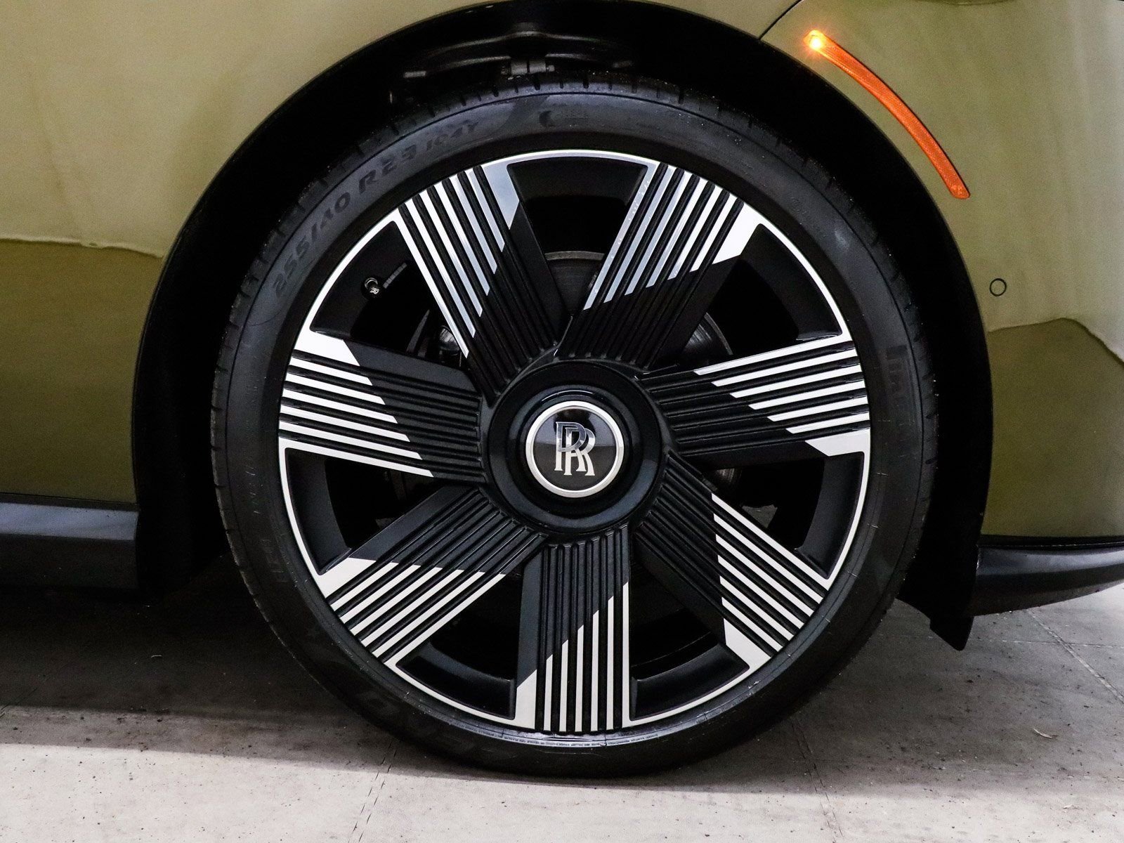 Used 2024 Rolls-Royce Spectre w/ Spectre Launch Package image 12