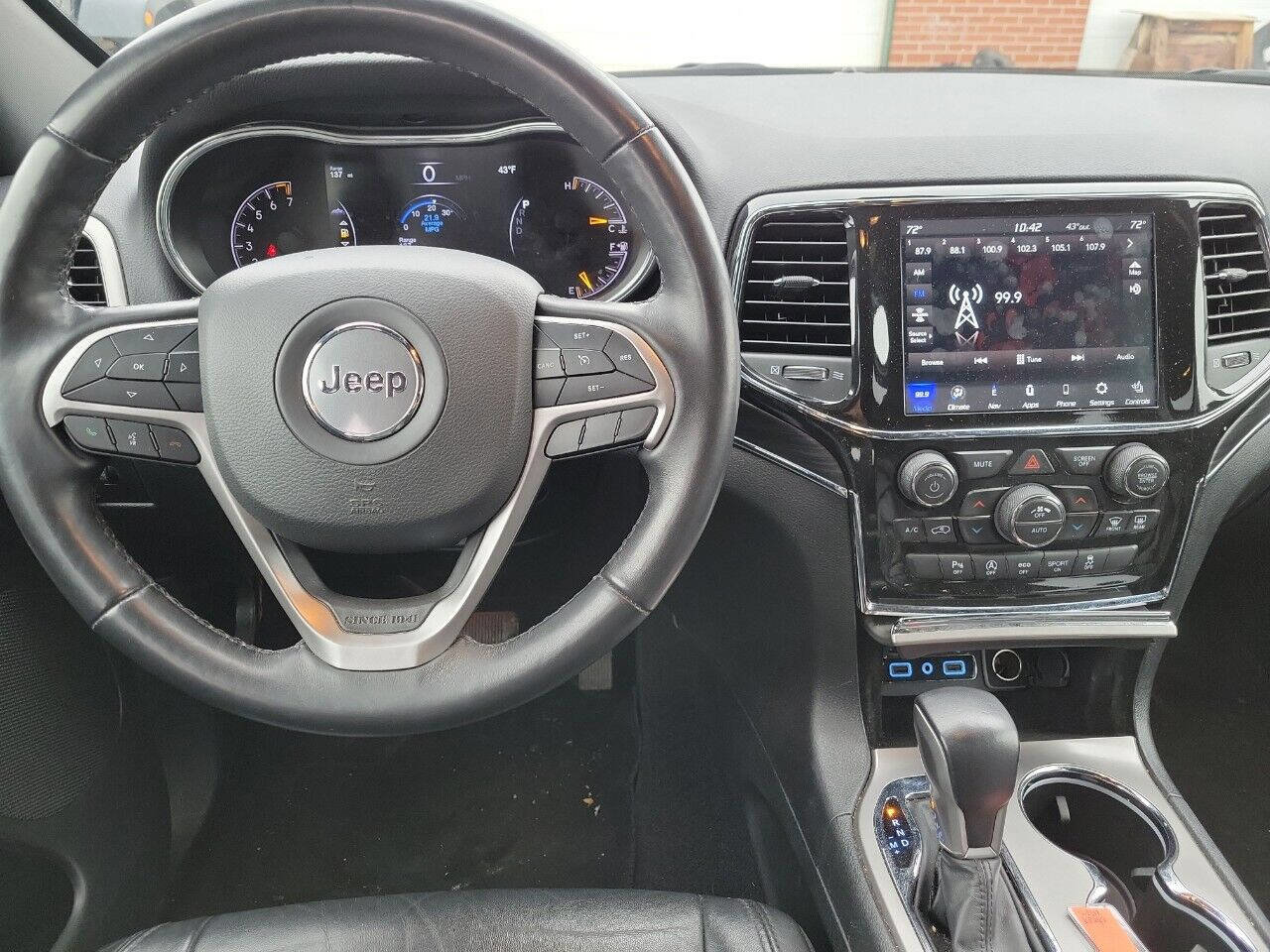 Used 2022 Jeep Grand Cherokee Limited image 10