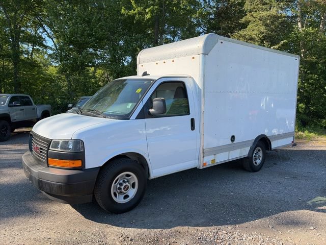 Used 2019 GMC Savana 3500 w/ Driver Convenience Package RWD image 2