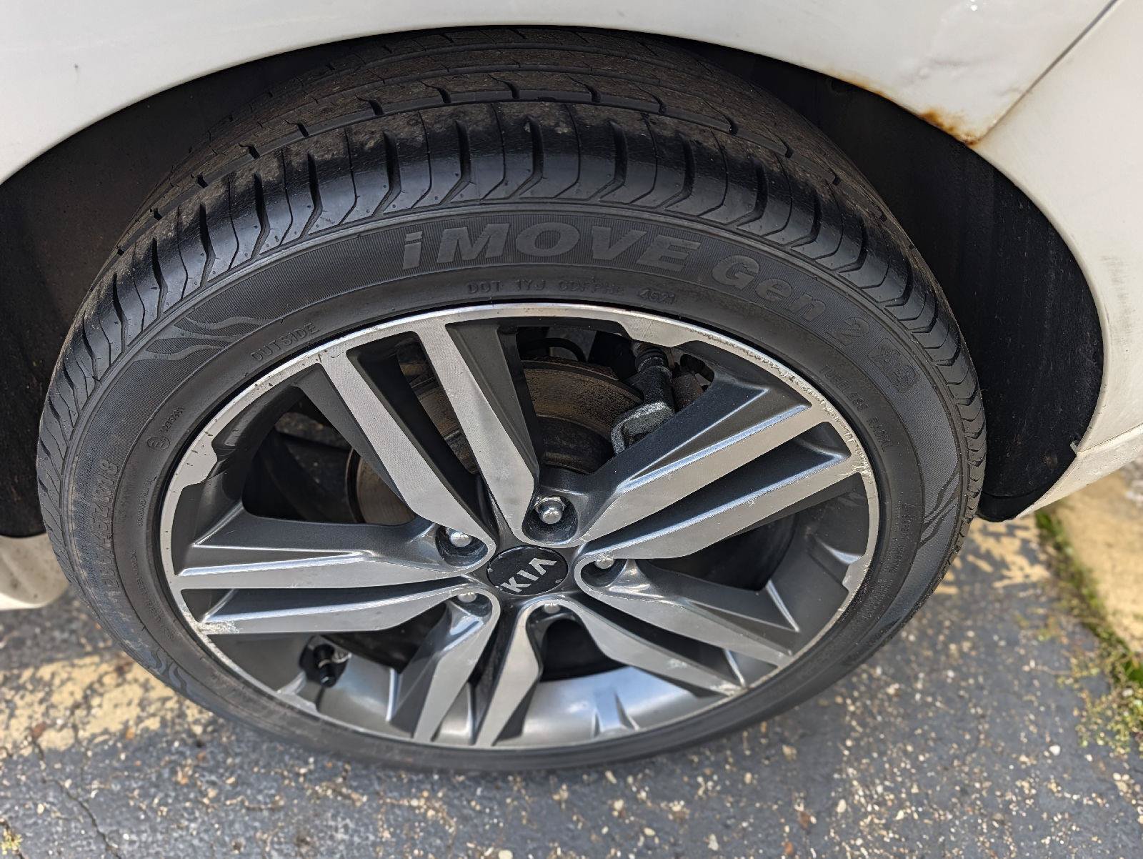 Used 2014 Kia Soul + FWD image 38