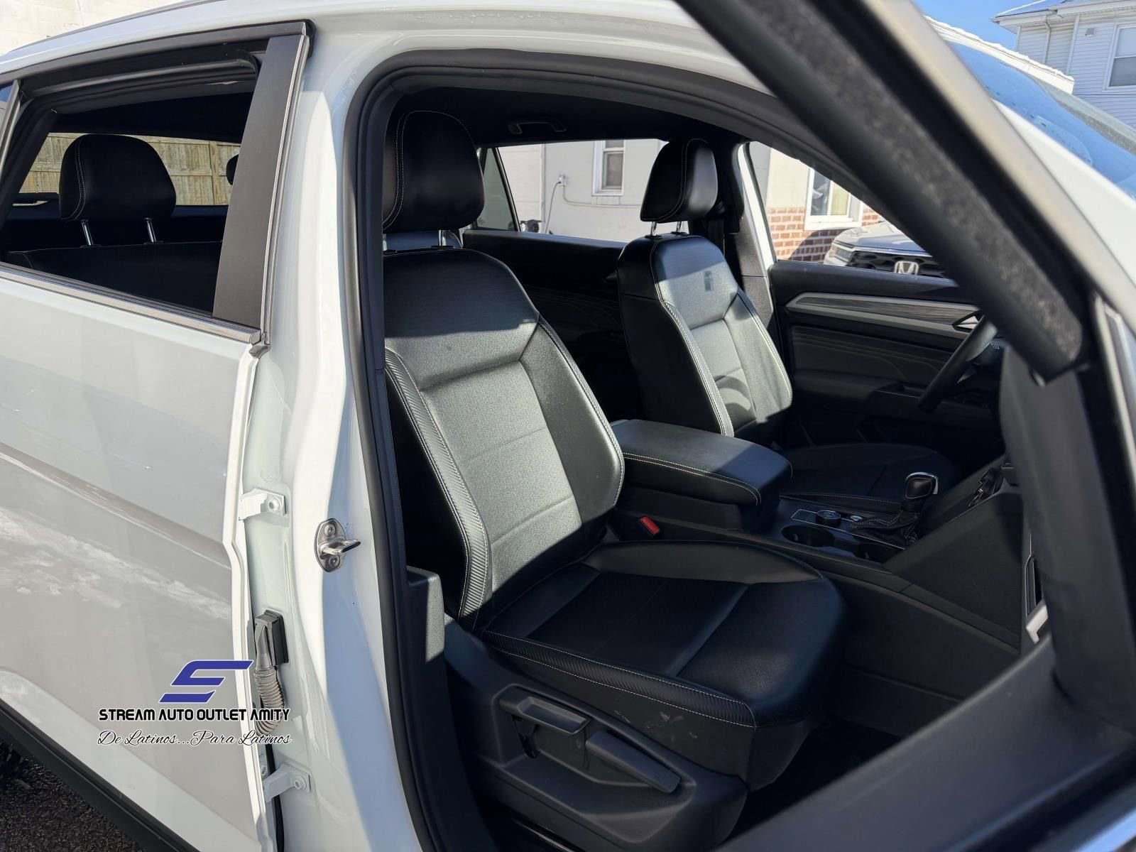Used 2022 Volkswagen Atlas Cross Sport SE AWD/4WD image 15
