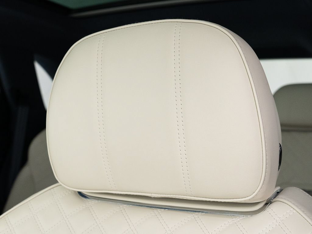 Certified 2023 Bentley Bentayga AWD/4WD image 17