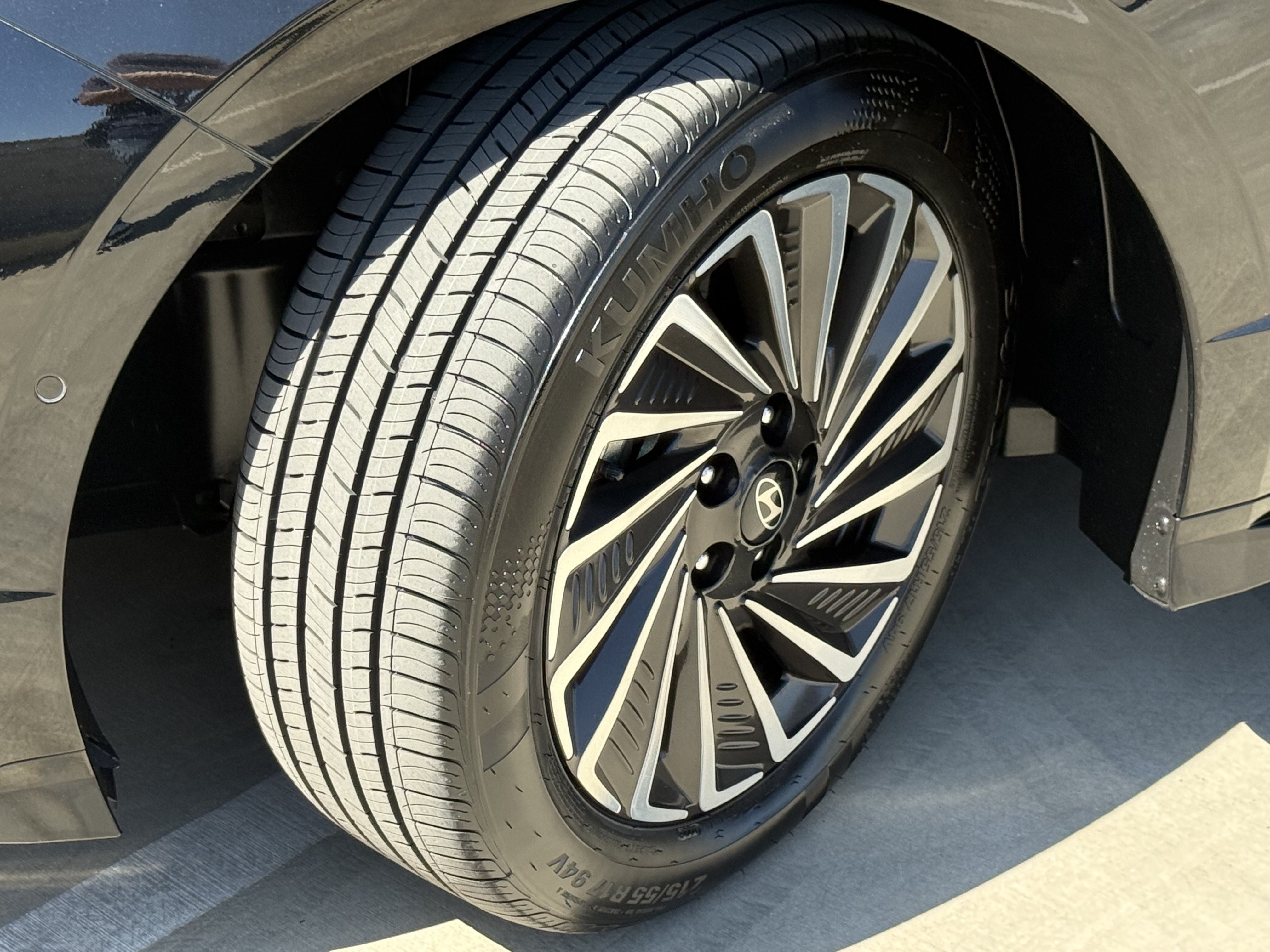 Used 2025 Hyundai Sonata Limited FWD image 16