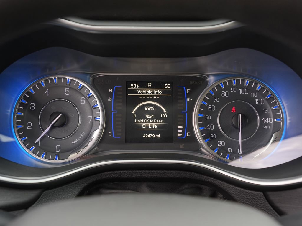 Used 2015 Chrysler 200 Limited FWD image 27