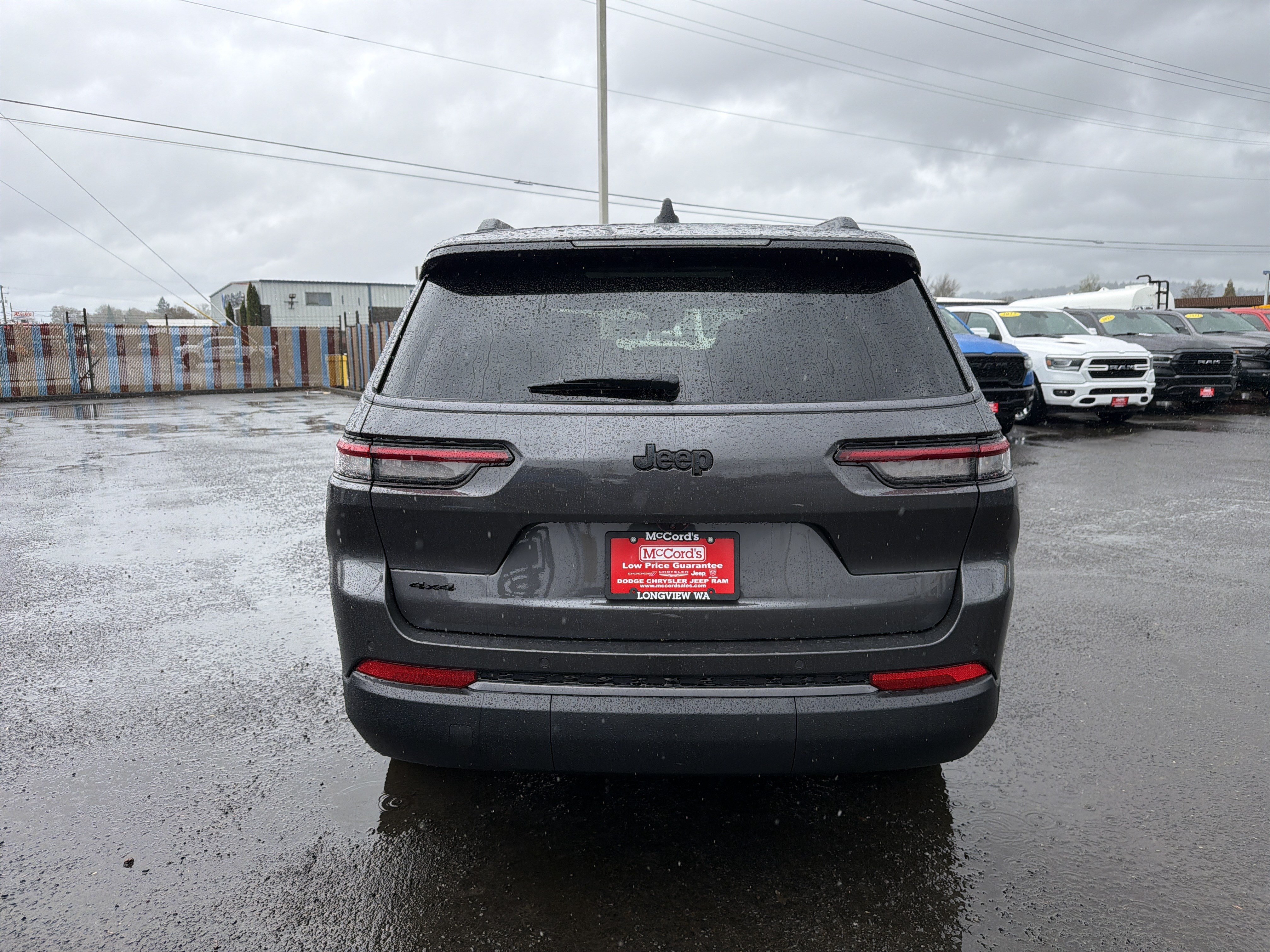New 2026 Jeep Grand Cherokee L Limited w/ Limited Altitude Package AWD/4WD image 4