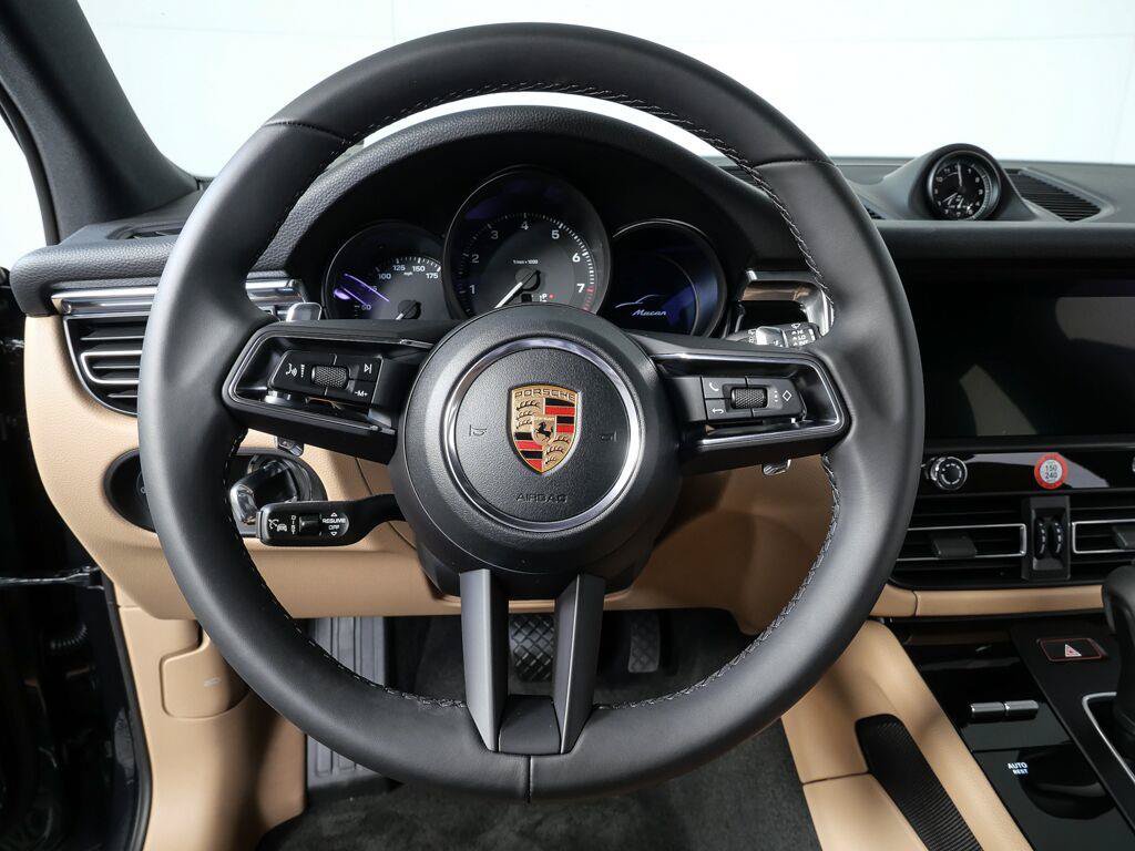 Certified 2026 Porsche Macan Turbo AWD/4WD image 9