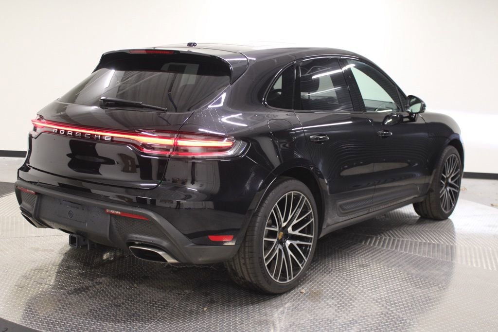 Certified 2025 Porsche Macan AWD/4WD image 7
