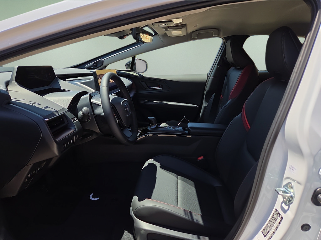New 2027 Toyota Prius Plug-In Hybrid FWD image 20