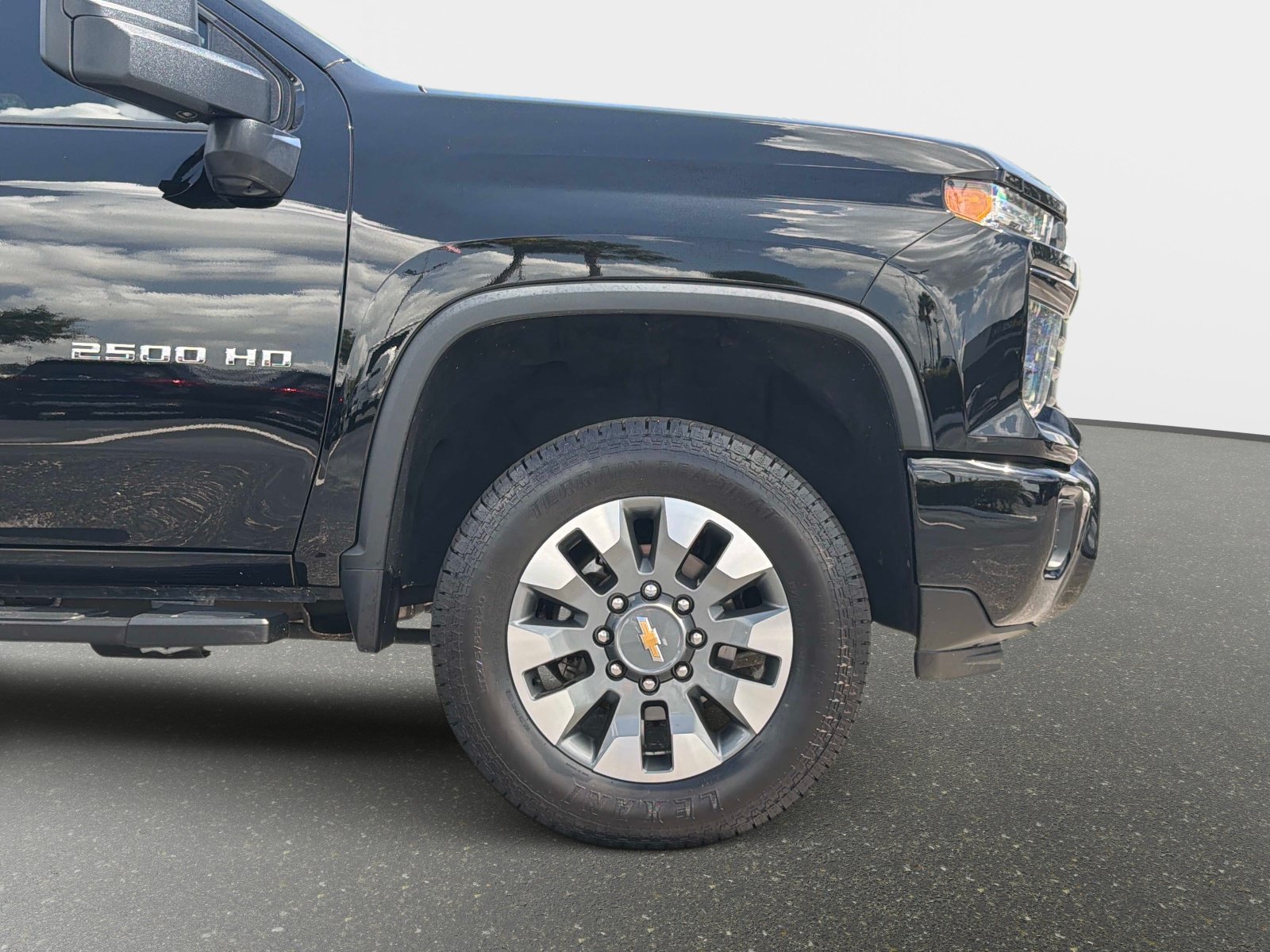 Used 2024 Chevrolet Silverado 2500 Custom w/ Custom Value Package AWD/4WD image 21