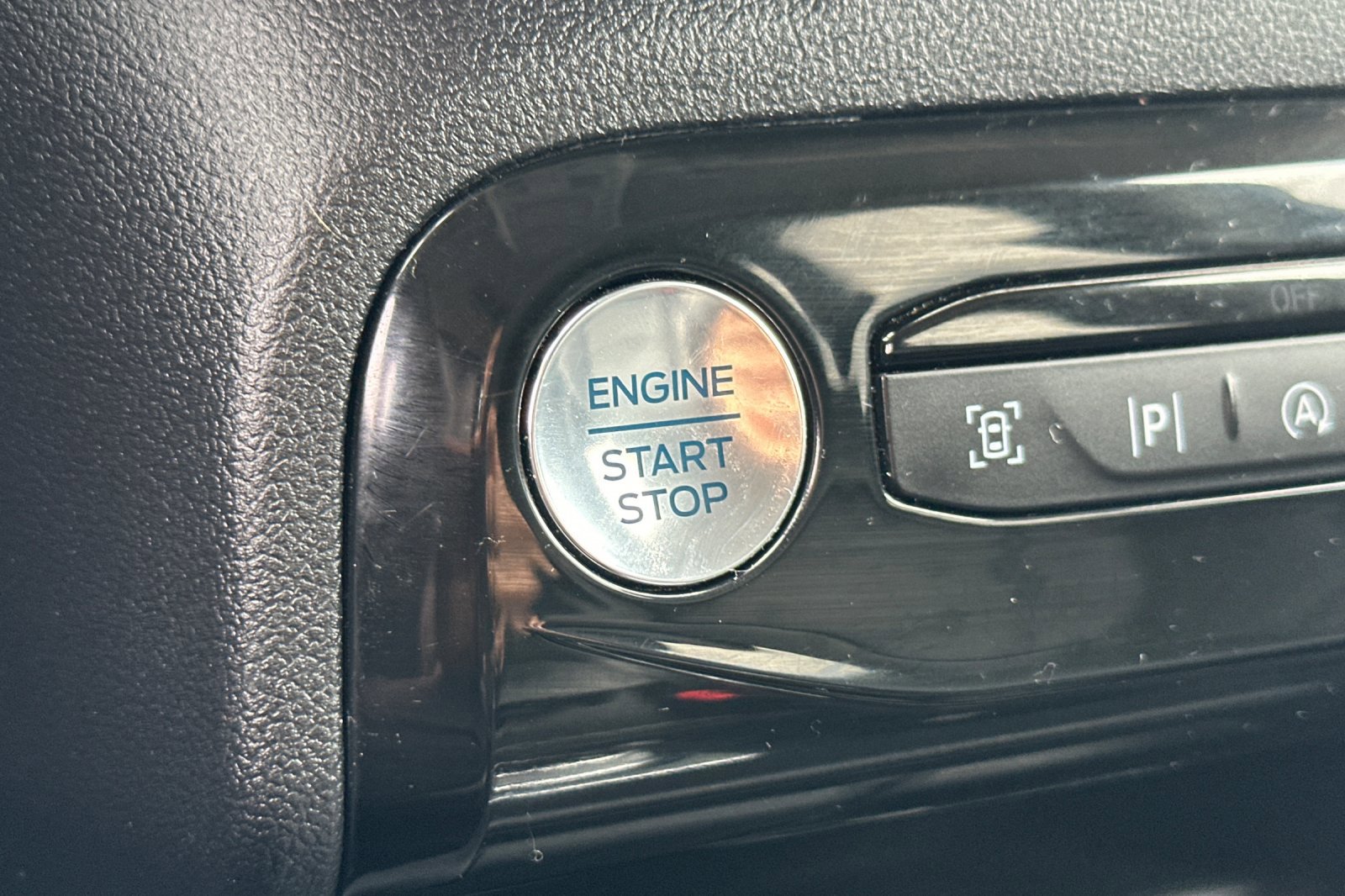 Used 2024 Ford Escape Platinum AWD/4WD image 23